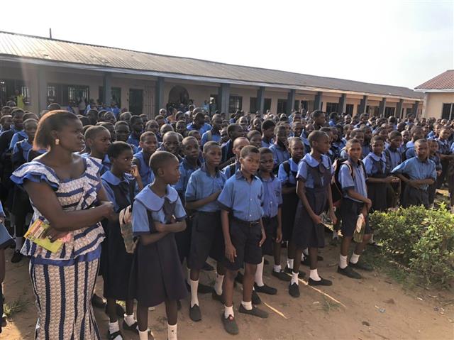 these photos capture precious moments from a sensitisation exercise carried by the CGDS Team in DELSU with the aim of creating better awareness and knowledge on sexual harassment among students in DELSU Secondary School, Abraka